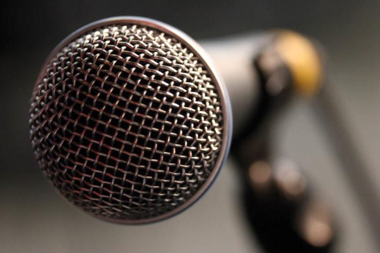 close-up_of_a_microphone