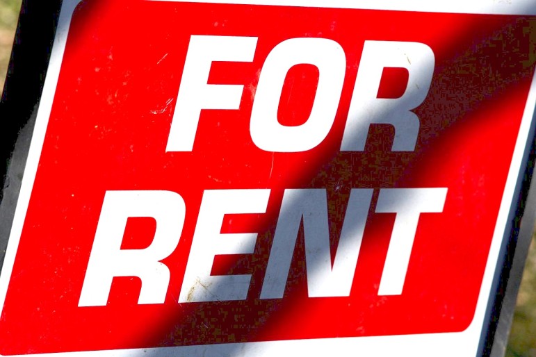 1280px-For-rent-sign